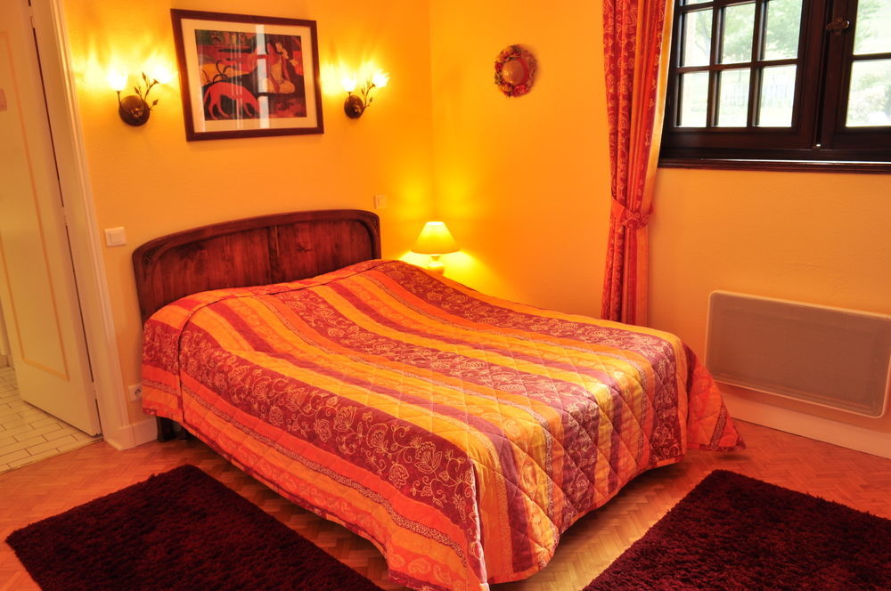 Hôtel-Logis La Coraline Gannat Esterno foto